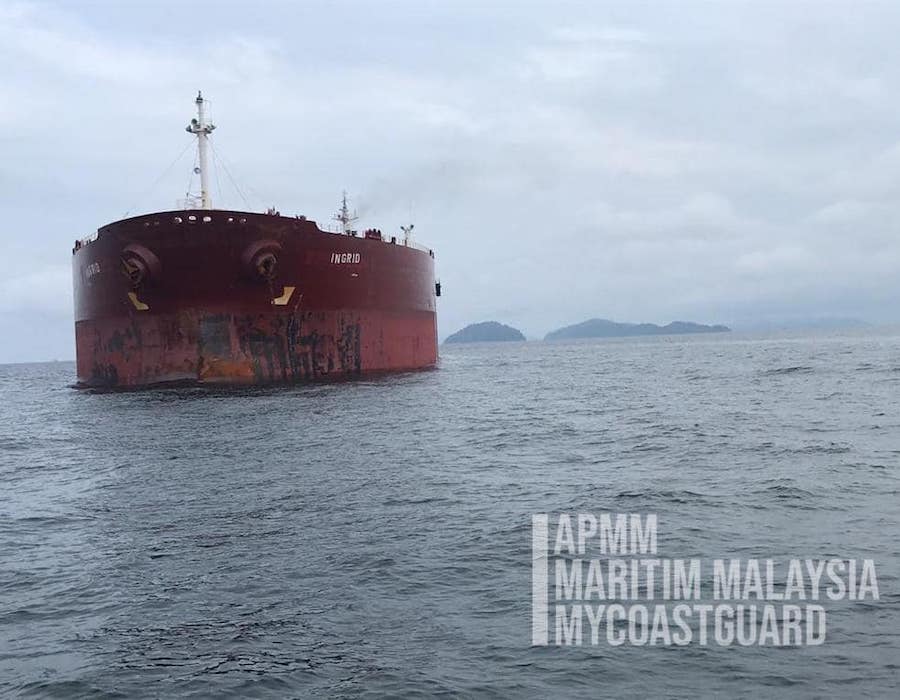 Malaysia: MMEA detains loaded oil tanker for allegedly anchoring illegally in Perak 28 MMEA 260121 feat