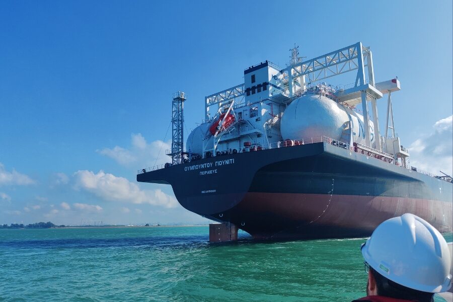 Maran Dry takes delivery of LNG fuelled bulk carriers with DNV Class from SWS