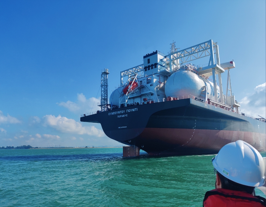 Maran Dry takes delivery of LNG fuelled bulk carriers with DNV Class from SWS