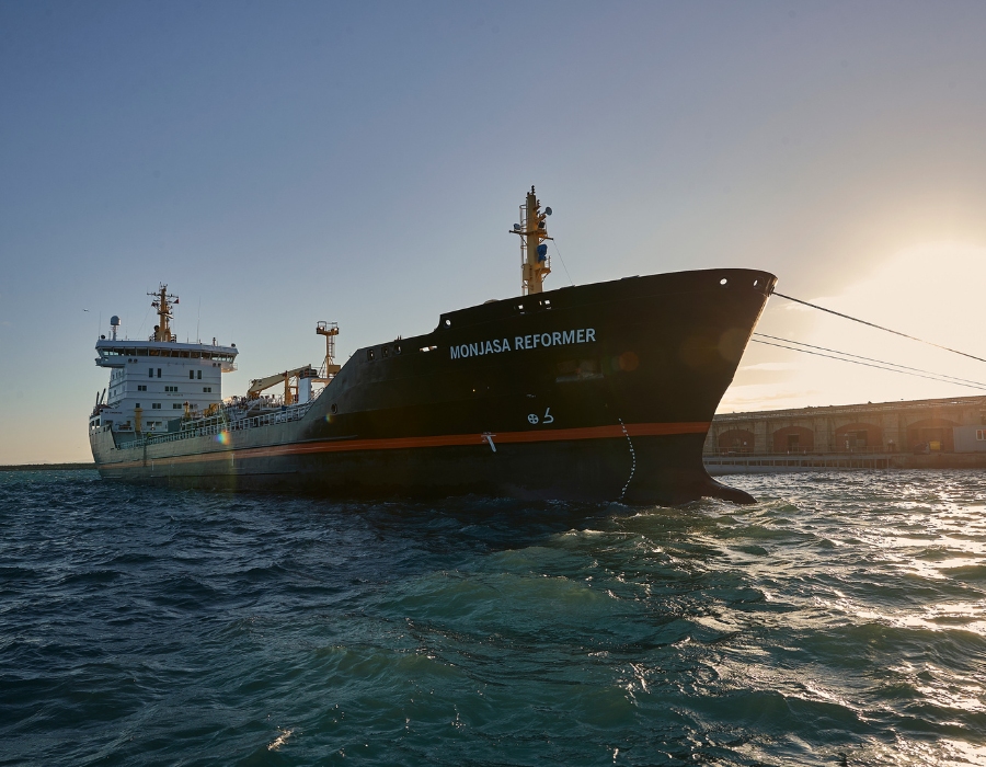 Kidnapped crew of oil tanker “Monjasa Reformer” recovered safely 26 monjasa reformer