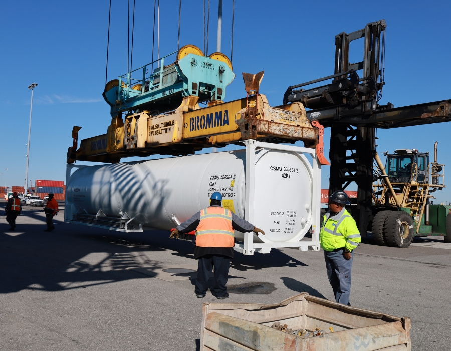 Storage tanks added to temporarily increase LNG bunkering capacity at Jacksonville 26 post 56264
