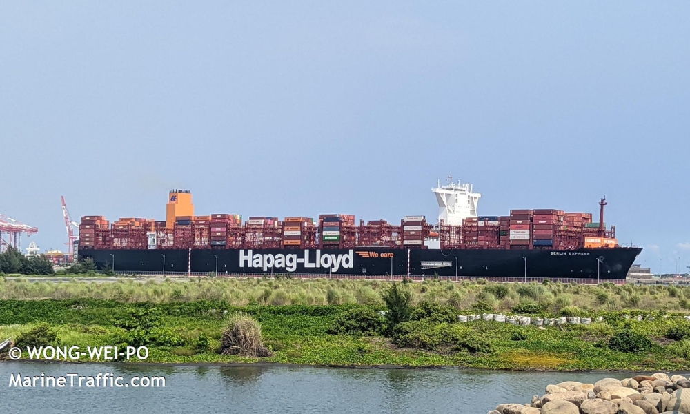 China: Ningbo-Zhoushan Port completes second bonded LNG bunkering op 26 HapagLloyd by WongWeiPo