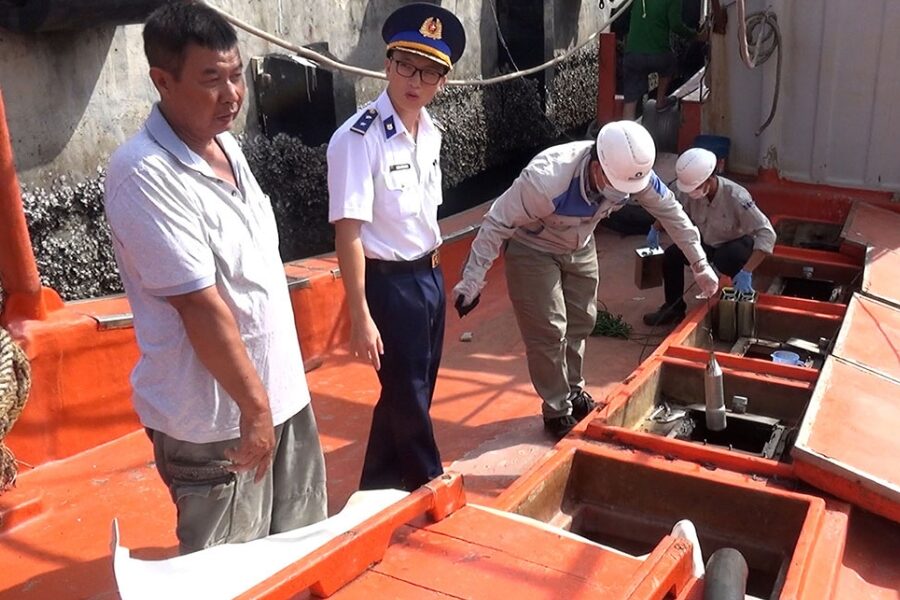 feature vietnam coast guard arrests fishing vessel over 55000 litres of unknown origin diesel oil