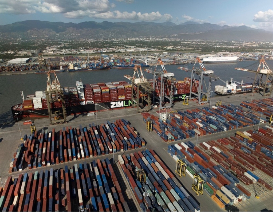 ZIM and Shell complete first LNG bunkering operation in Jamaican waters 26 105 1