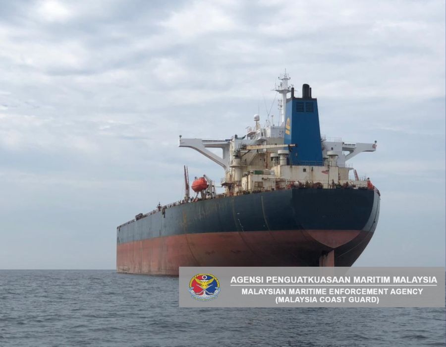 Malaysia: MMEA detains two cargo ships over alleged illegal anchoring 28 Malaysia: MMEA detains two cargo ships over alleged illegal anchoring