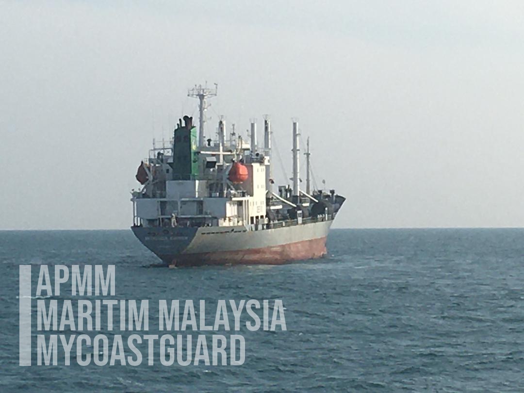 MMEA arrests Panama-registered cargo ship for illegal anchoring at Johor 28 18 October a