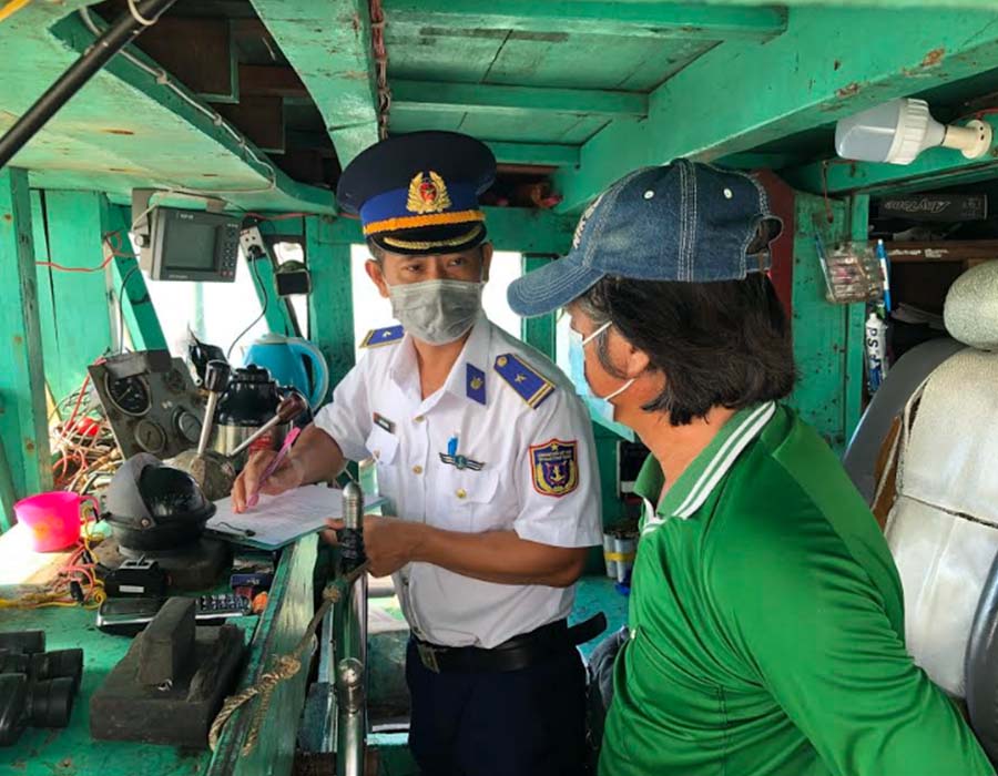 Vietnam: Coast Guard detains TG-91679-TS for transporting 45,000 litres of illegal diesel oil 26 1a MT