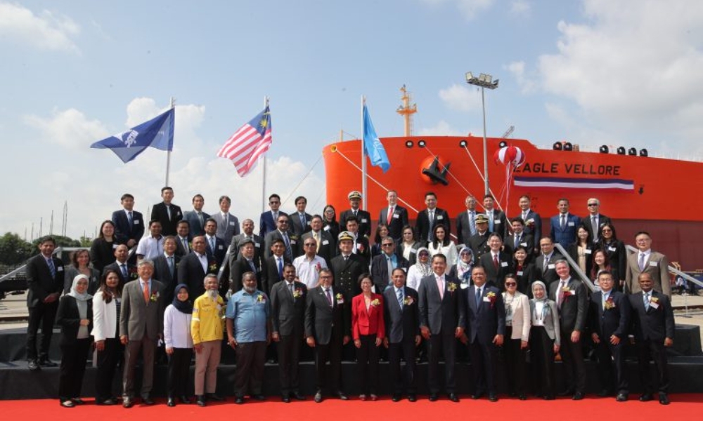 AET delivers LNG dual-fuel VLCC “Eagle Vellore” to Shell for long-term charter 28 231 1