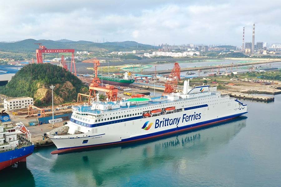 Sinopec Corp completes first LNG bunkering operation to a large vessel ...