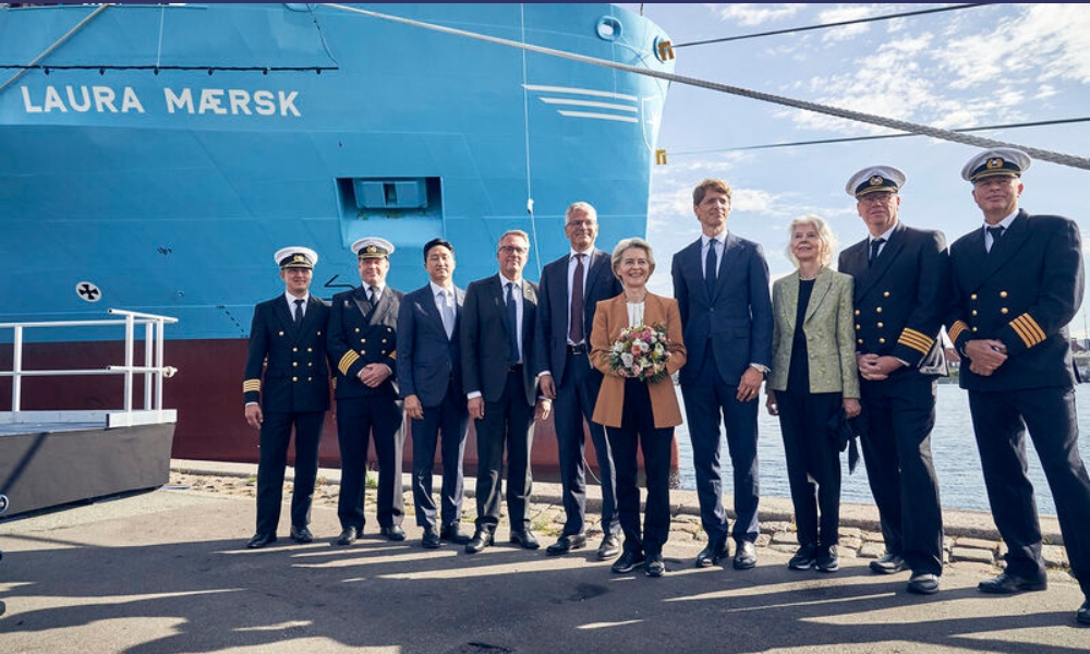 World’s first methanol-fuelled boxship christened and named “Laura Maersk”