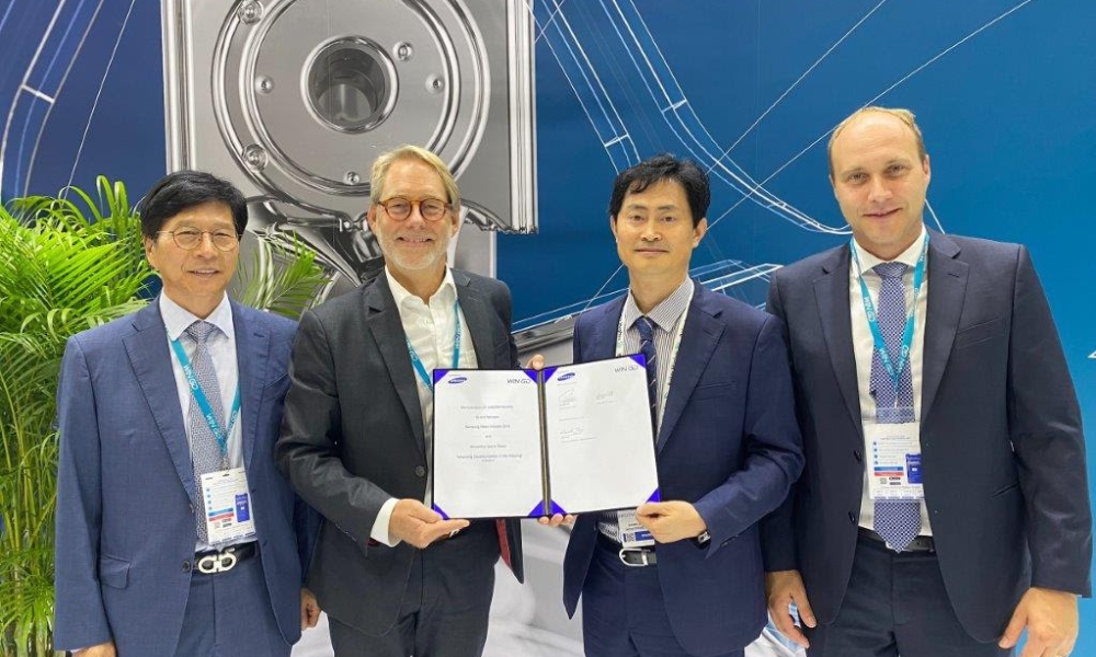 Singapore: WinGD and SHI sign MoU at Gastech to collaborate on ammonia-fuelled engines