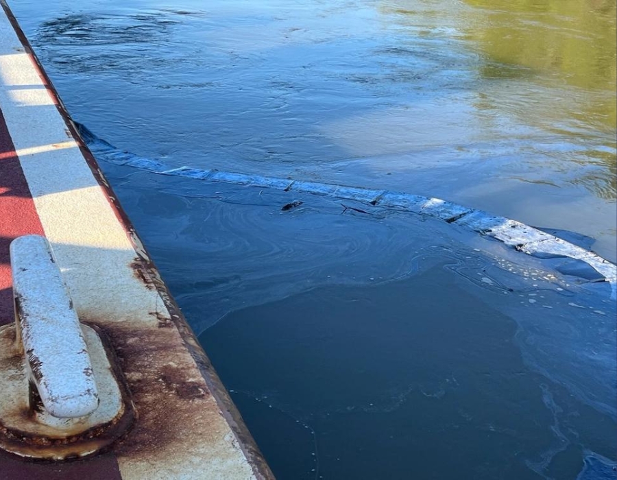 US Coast Guard responds to oil discharge from barge near Natchez, Mississippi.