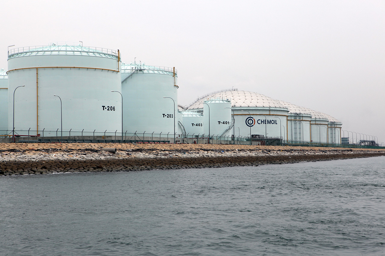Fuel oil stocks at Singapore down 26 5a4f147472cca 1515132020