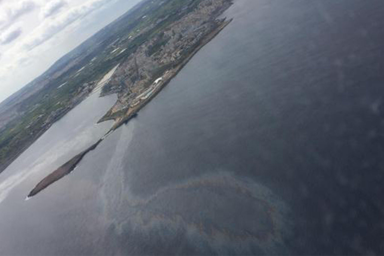 Malta: Grounded bunker tanker now leaking oil 28 5a8a83e50d371 1519027173
