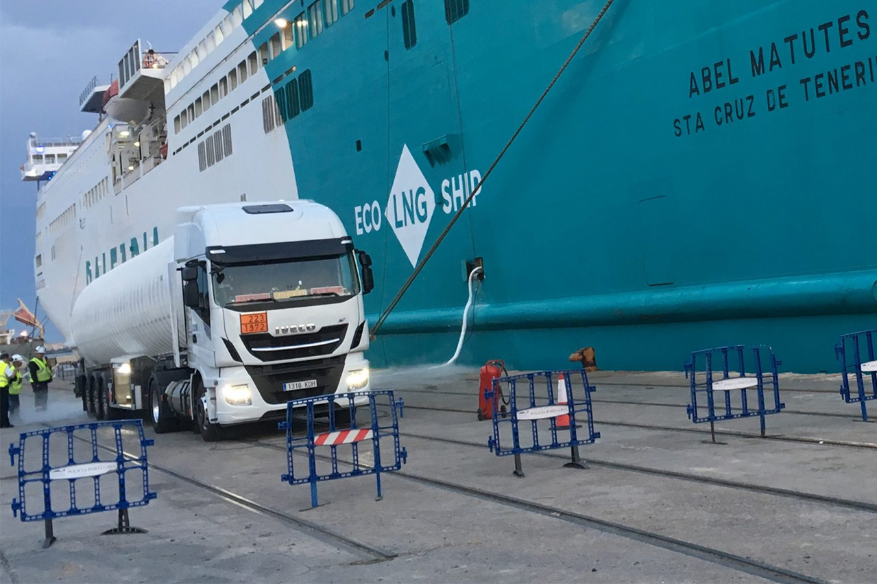 Port of Valencia welcomes first LNG bunkering op 26 5b21dfa8dfac7 1528946600