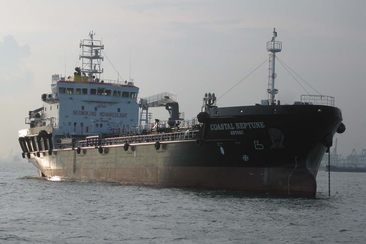 Singapore: Bunker tanker “Coastal Neptune” arrested 26 5c328926627b1 1546815782