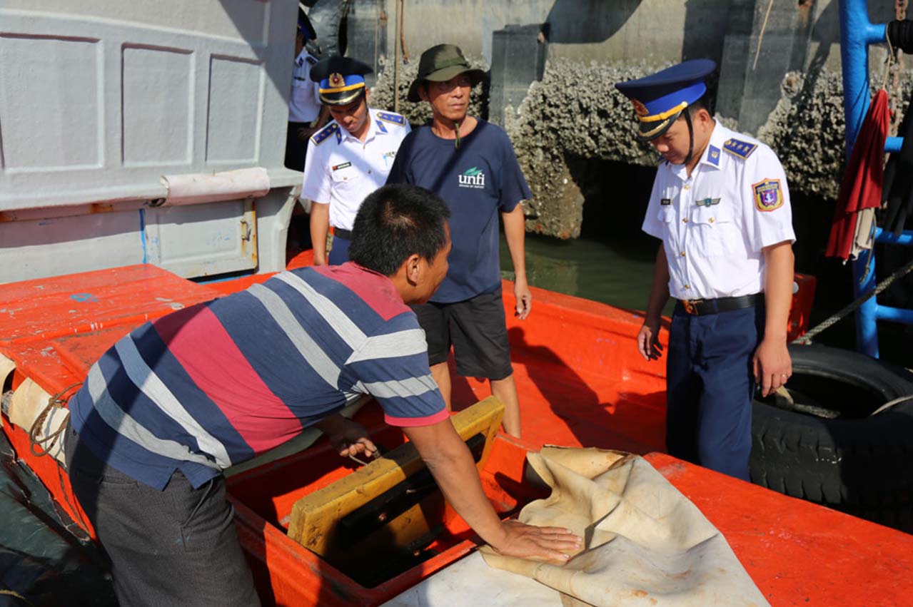 Vietnam: Coast guard captures ship with 45,000 litres of illegal diesel 26 5da7e058a756c 1571283032