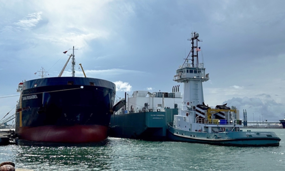 “Clean Canaveral” completes its first LNG bunkering of cargo vessel at Port Canaveral