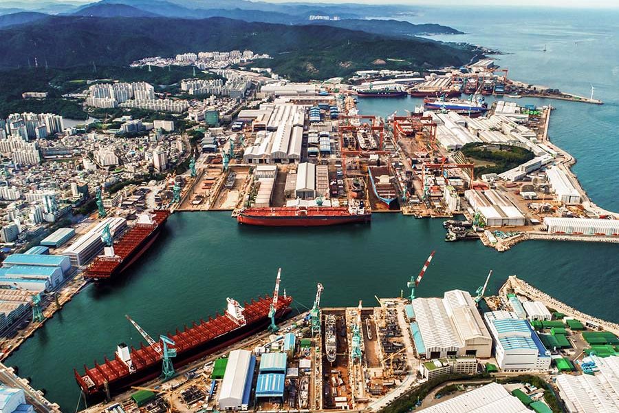 Aerial view of HHI shipyard in Ulsan copyright HHI Group MT