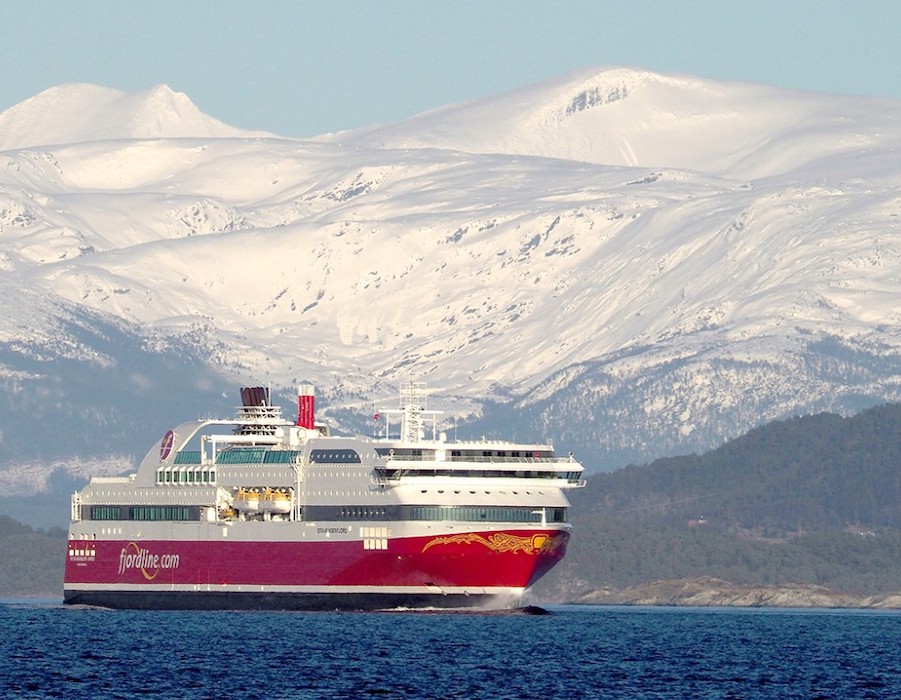 Gassum reports increased business as “Coralius” completes 200th STS LNG bunkering op 28 Gassum reports increase in demand as “Coralius” completes 200th ship-to-ship LNG bunkering