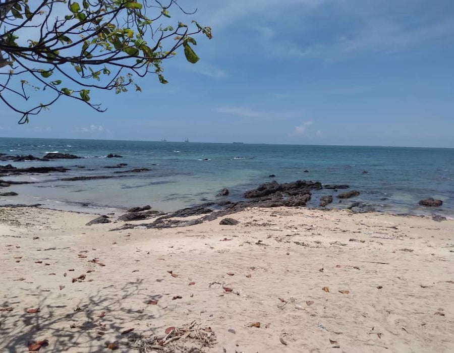 MMEA reports Johor eastern waters to be ‘hotspot’ for vessels to anchor illegally 26 MMEA 2.1