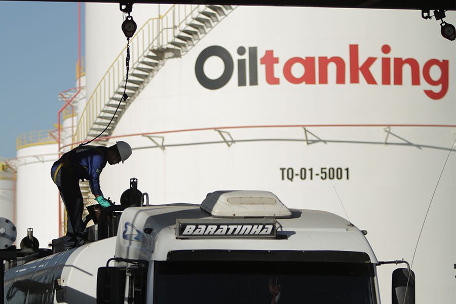 Oiltanking South America Brazil Vitoria Truck Loading 2012 06 29 0961