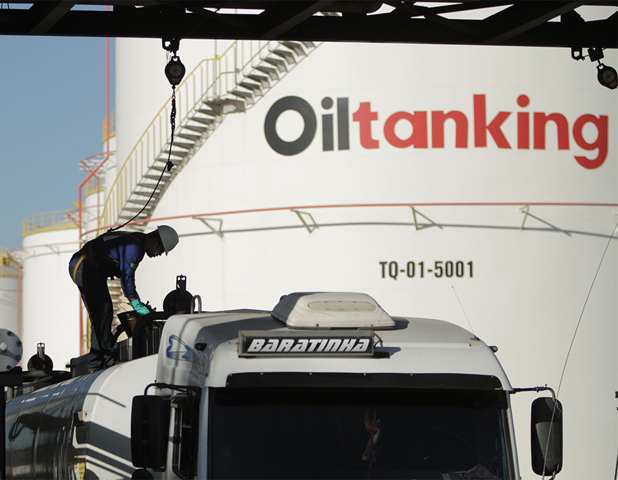 Europe: Cyberattack on Oiltanking, Mabanaft disrupts terminal, filling station operations 26 Oiltanking South America Brazil Vitoria Truck Loading 2012 06 29 0961