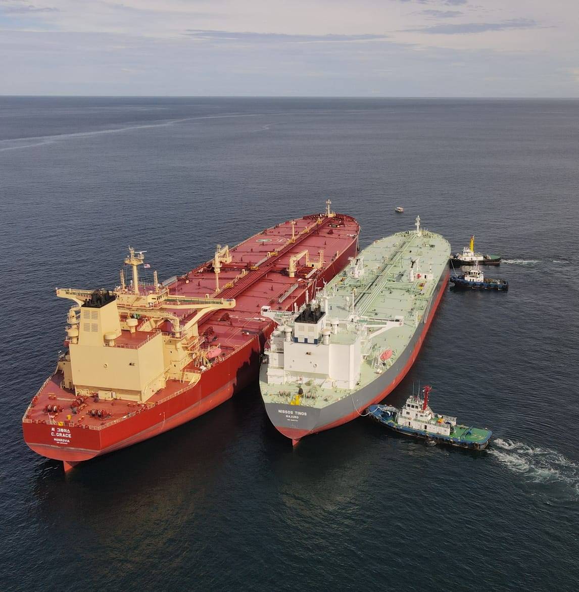 Victoria STS completes its first-ever STS crude oil transfer off Labuan 26 Photo A
