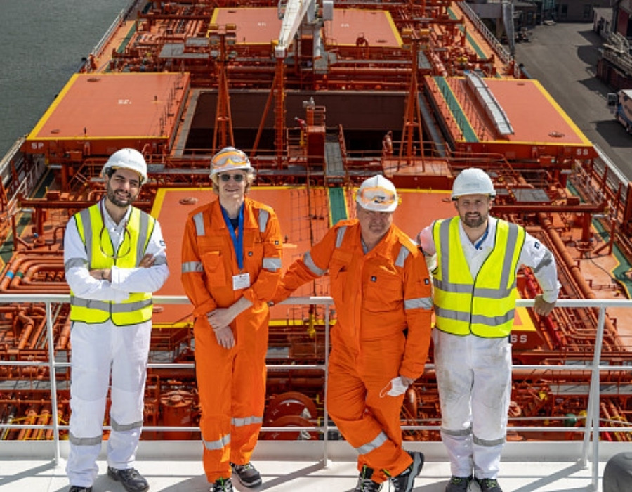 Klaveness Combination Carriers to adopt air lubrication tech from Silverstream Technologies 26 Silver Tech