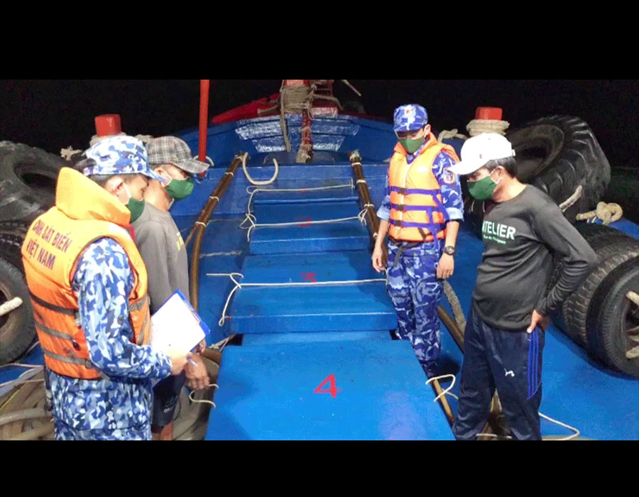 Vietnam: TG-93798-TS arrested after attempt to flee from Coast Guard; illegal diesel found onboard 26 TG 93798 TS MT