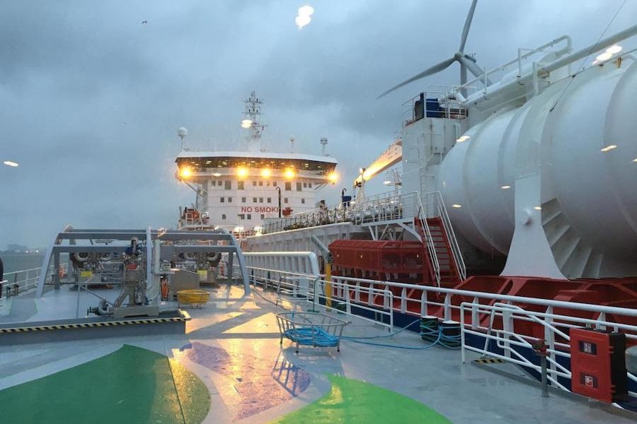 Titan LNG bunkering