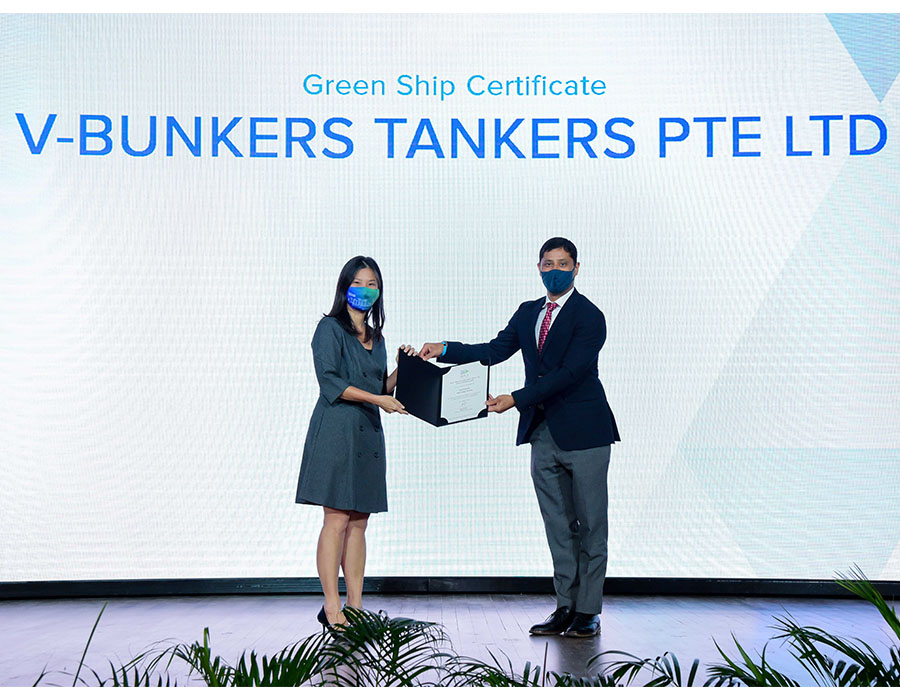 V Bunkers green ship
