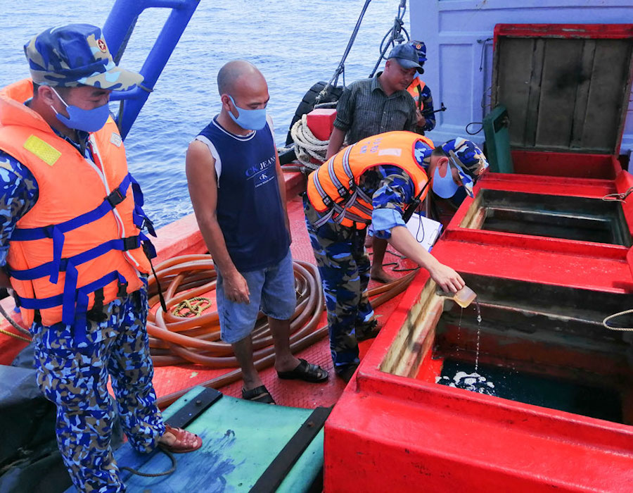 Vietnam: Coast guard detains vessel with 50,000 litres of undocumented diesel oil 26 Vietnam Coast Guard TG 90659 TS