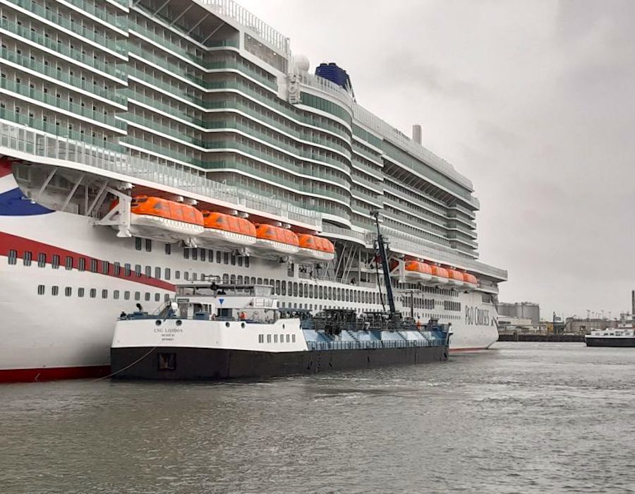 “LNG London” conducts first ship-to-ship LNG bunkering operation at Rotterdam 26 Vitrol