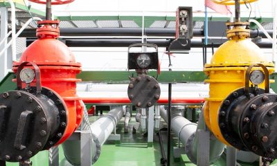bunker manifold Photo by Manifold Times