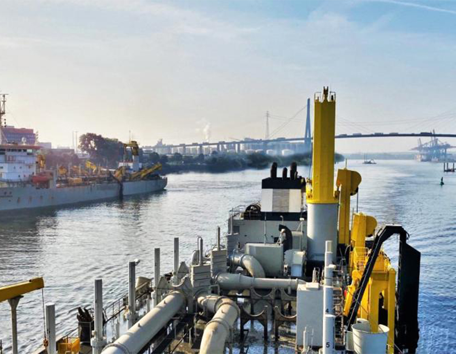 Jan De Nul uses 100% biofuel bunkers for maintenance dredging works in Port of Hamburg 26 dredge