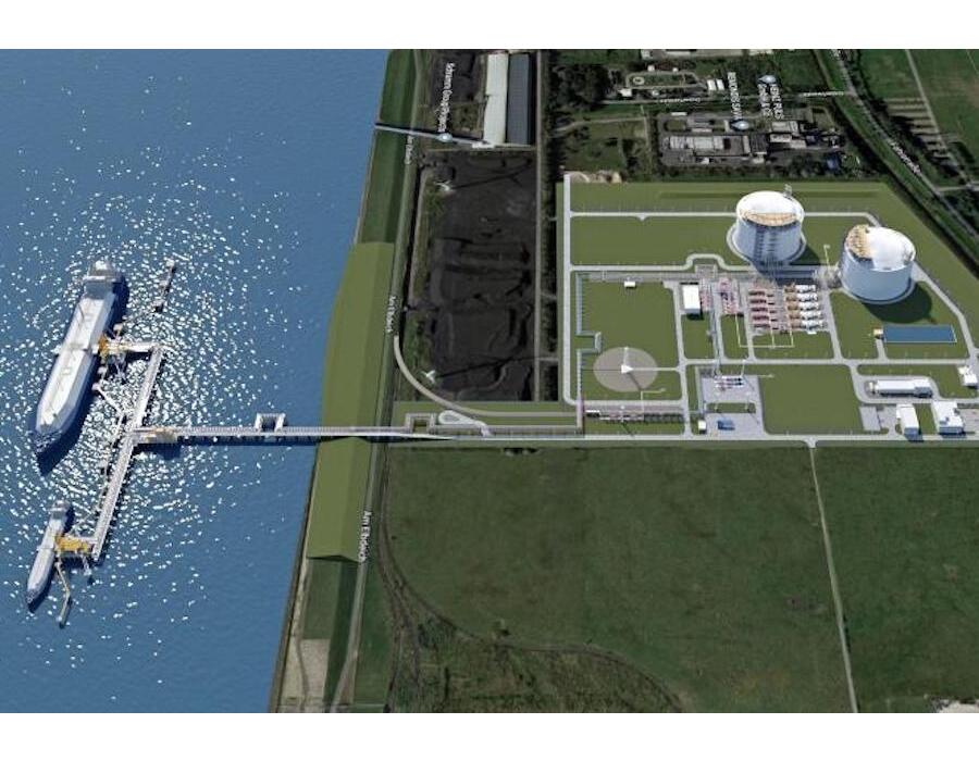 Heads of Hamburg Port Authority and German LNG Terminal discuss LNG bunker fuel 28 imageedit 4 2777695620