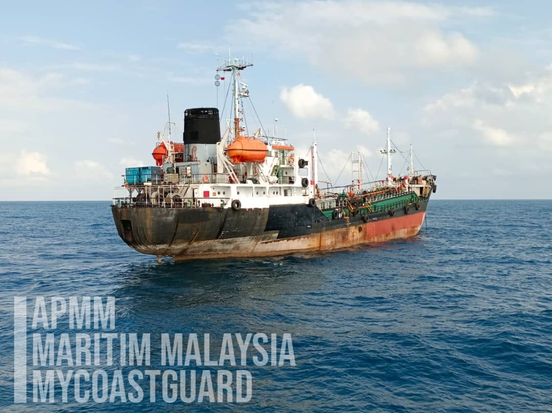 oil tanker 3