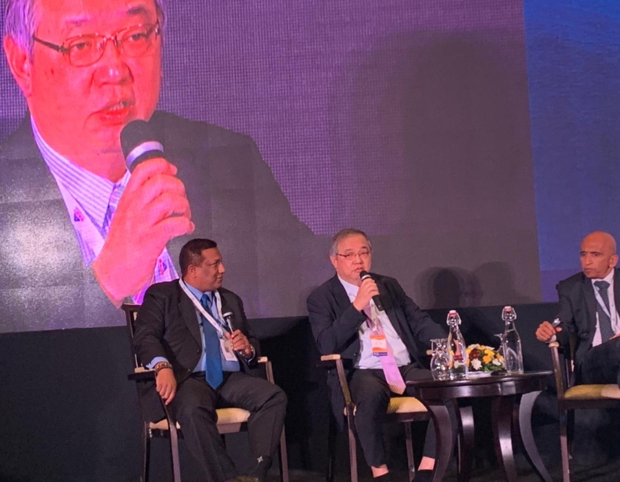 Bunker industry veteran Simon Neo discusses short/long term future bunker fuels in line with IMO goals 26 simon neo