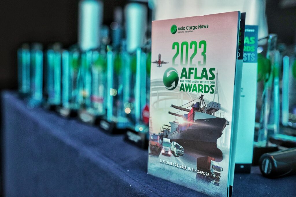 Singapore retains titles as Best Global Seaport and Best Seaport in Asia 30 singapore best seaport 2