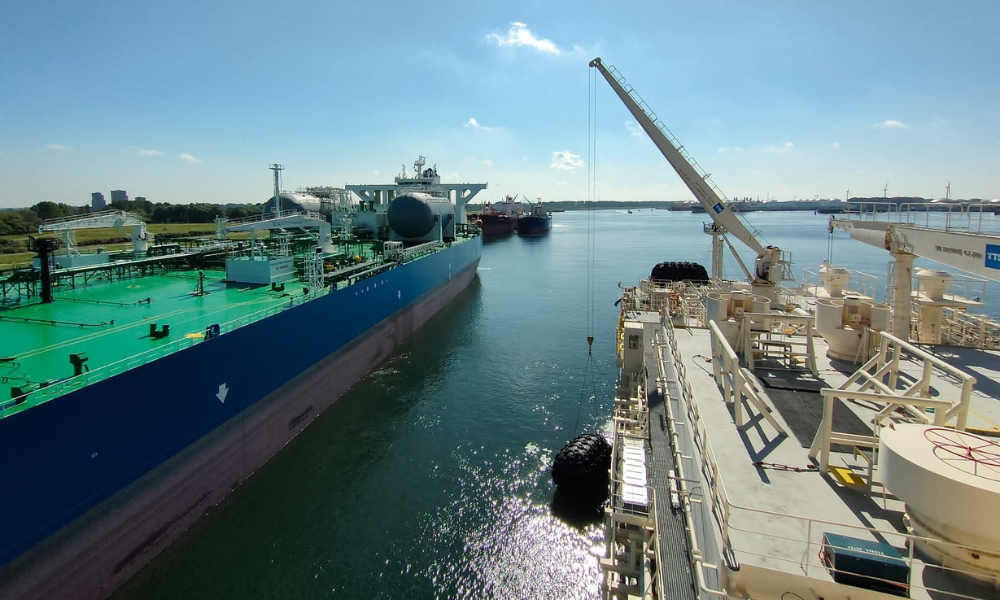 TotalEnergies Marine Fuels completes LNG bunkering ops of Angelicoussis VLCC duo 26 258