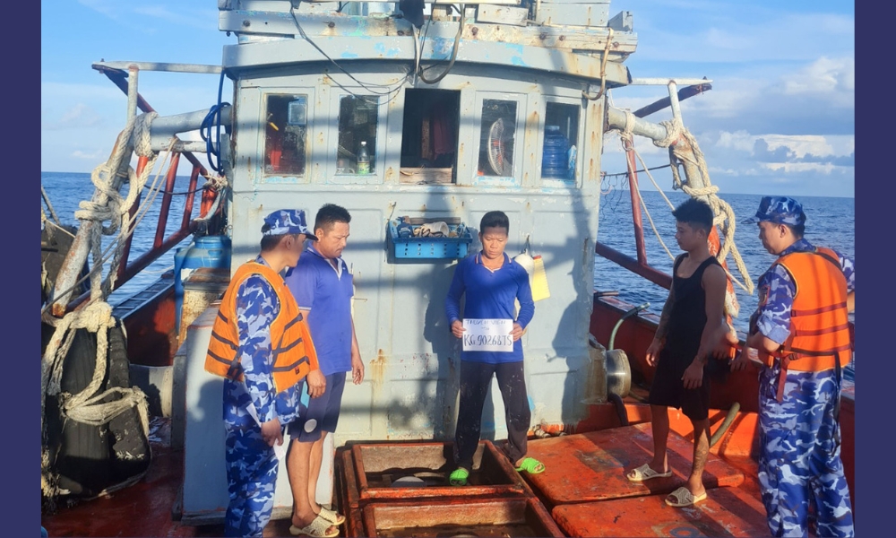 Vietnam: Fishing vessel arrested over 70,000 litres of unknown origin diesel oil 26 314