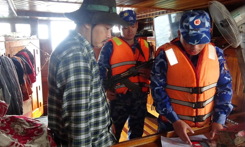 Vietnam: “BT 92009 TS” detained over 80,000 litres of illegal diesel oil cargo 30 Vietnam: “BT 92009 TS” detained over 80,000 litres of illegal diesel oil cargo