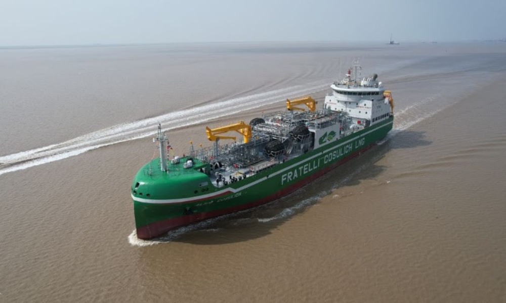 LNG bunker vessel “Alice Cosulich” sets sail for Europe from Qidong in China 26 296