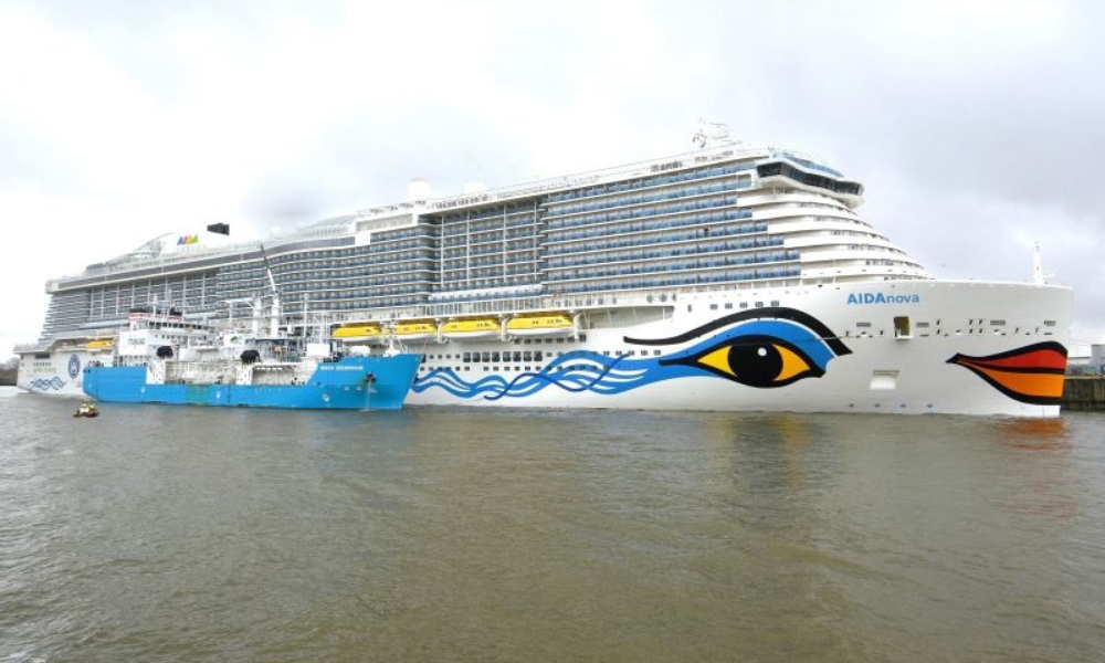 Titan enters LNG bunkering operation milestone in Hamburg 26 Titan enters LNG bunkering operation milestone in Hamburg