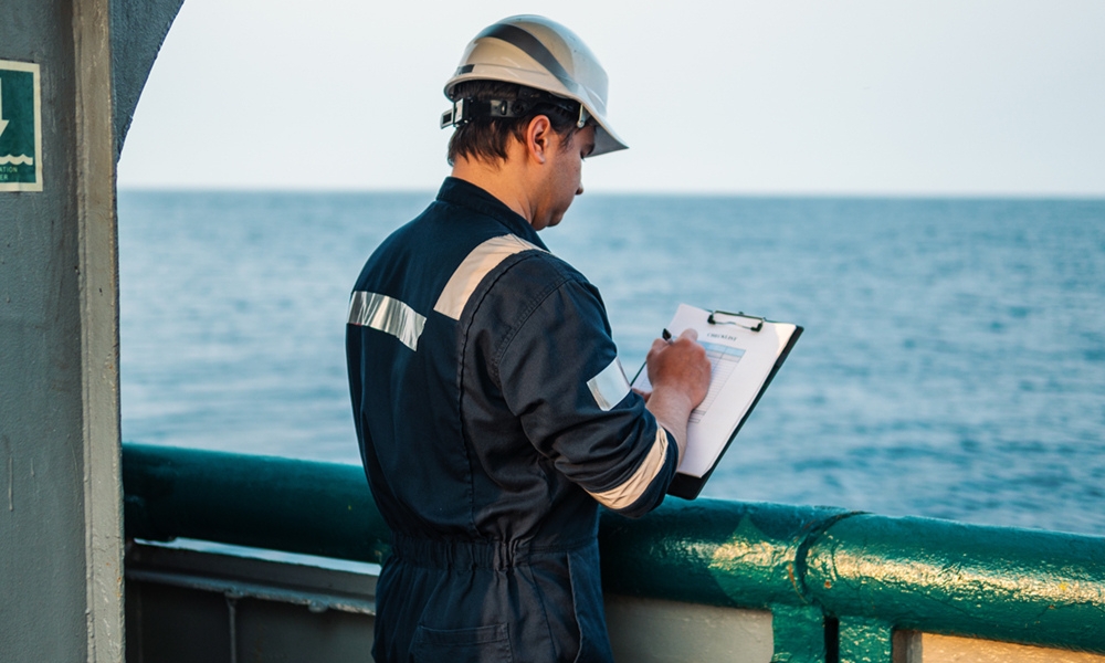 IMO research institute, LR to develop training to prepare seafarers for zero or near-zero emissions ships 26 IMO research institute, LR to develop training to prepare seafarers for zero or near-zero emissions ships