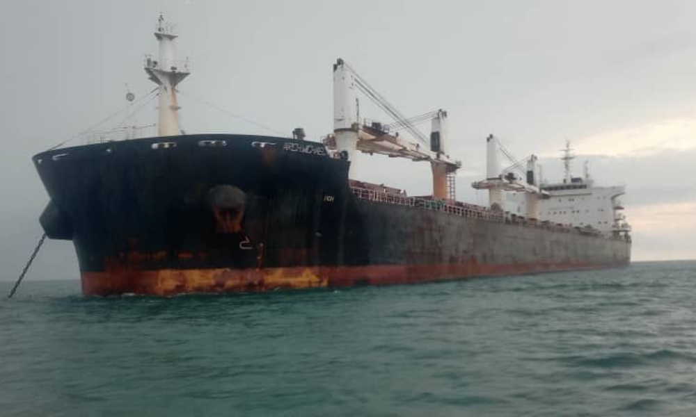 Malaysia: MMEA detains Majuro-registered cargo ship for illegally anchoring in Batu Pahat waters