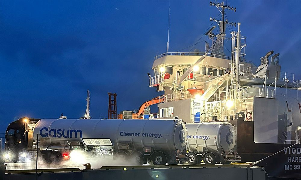 Gasum performs first LNG bunker delivery to newbuild dry bulk vessel in Norway 26 Gasum performed the first LNG bunker delivery to a new dry bulk vessel in Norway Vigdis H