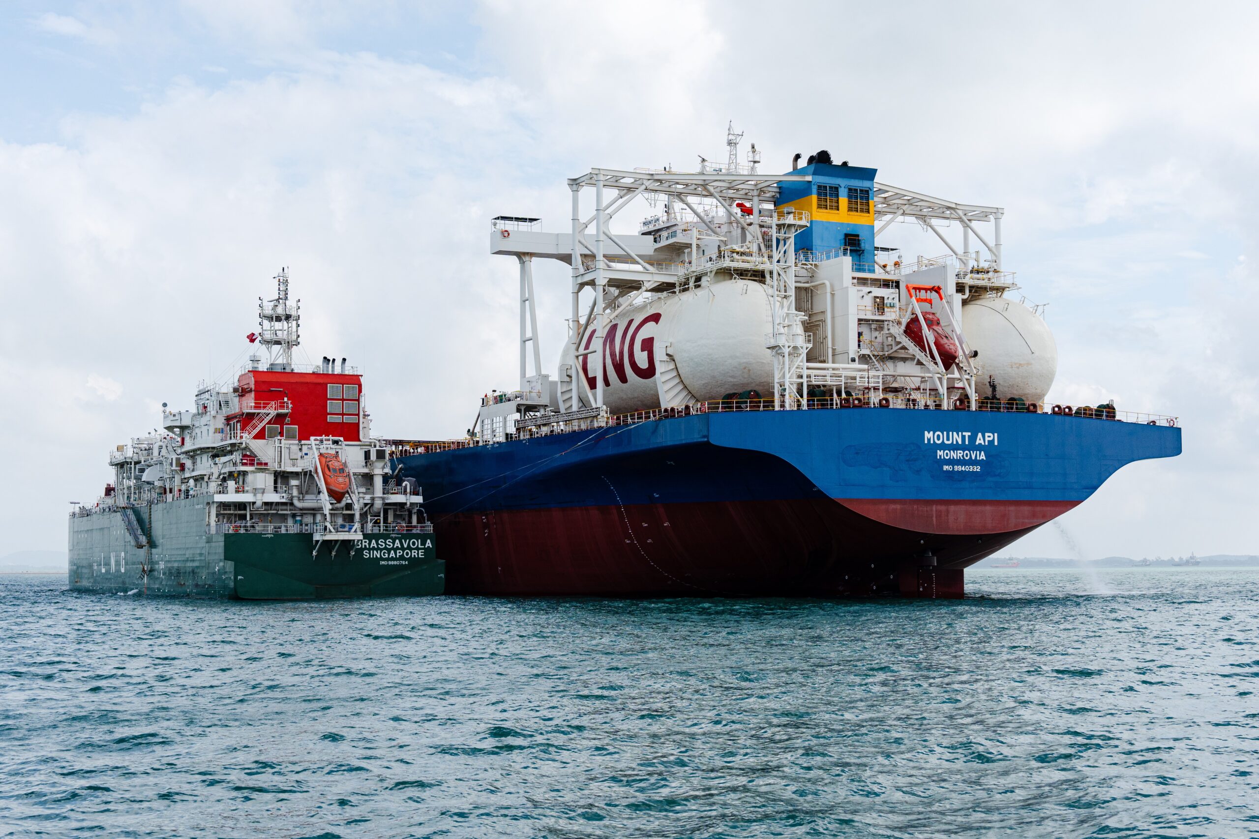 Pavilion Energy's first STS LNG bunkering operation to Rio Tinto (2)