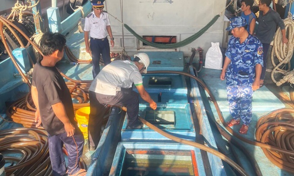 Vietnam: “TG-91387 TS” detained over 50,000 litres of illegal diesel oil cargo 26 Vietnam: “TG-91387 TS” detained over 50,000 litres of illegal diesel oil cargo